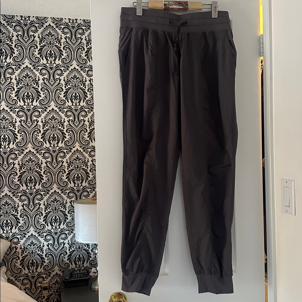 Women's Shale Joggers Brand New